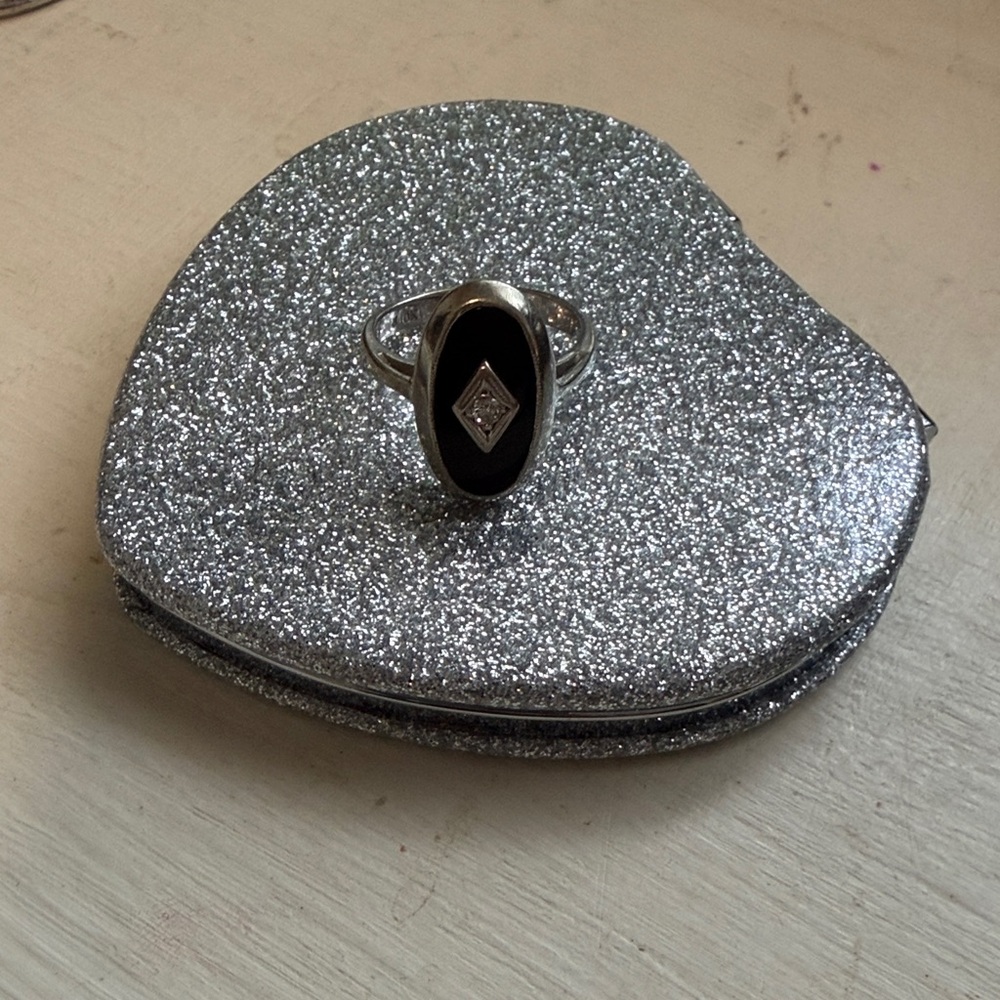 Elegant Diamond Black and White Gold Women's Ring - Picture 7 of 8